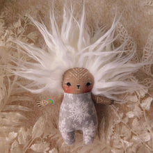 Charger l&#39;image dans la galerie, Poupée - Flavie Loup

