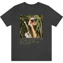 Load image into Gallery viewer, T-shirt &quot;Sunglasses&quot; Dark Grey Heather
