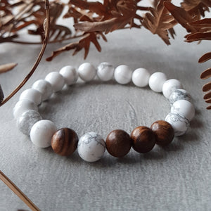 Howlite et bois de santal_Bracelet de 8mm
