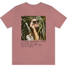 Load image into Gallery viewer, T-shirt &quot;Sunglasses&quot; Heather Mauve
